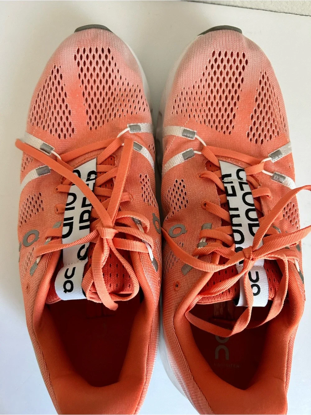 On Cloud Men’s Running Shoes Size 12.5 Coral Peach Sneakers